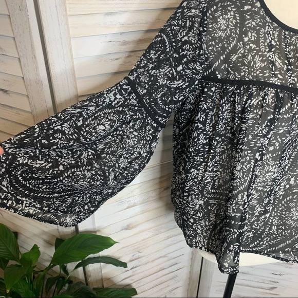 LUCKY BRAND Women’s S Floral Sheer Printed Bell Sleeve Blouse Boho Peasant Boxy - Picture 5 of 11